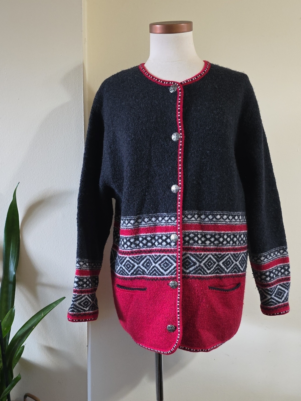 Vintage MAT Cottagegore  Pure Wool Button Front Cardigan - Grey/Red - M( EUC)